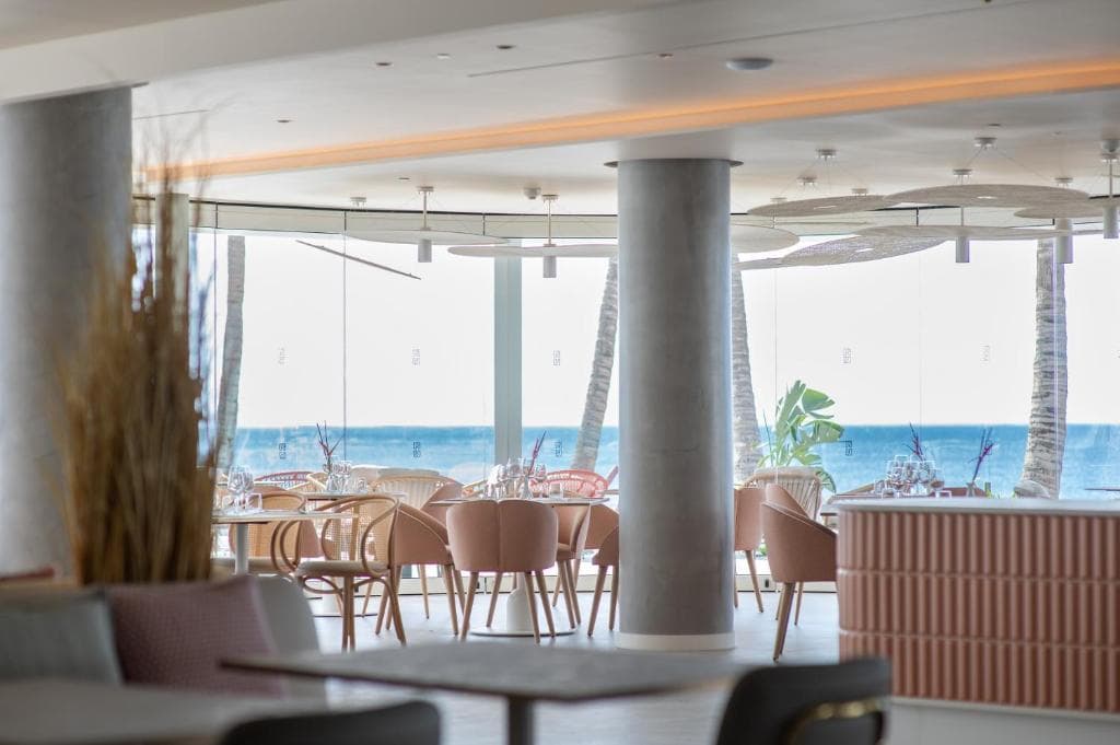 Plus Fariones Suite Hotel - 19