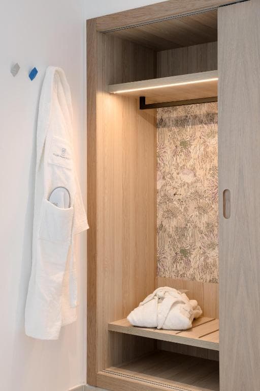 Plus Fariones Suite Hotel - 35