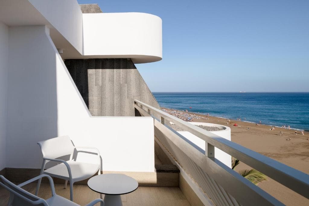 Plus Fariones Suite Hotel - 41