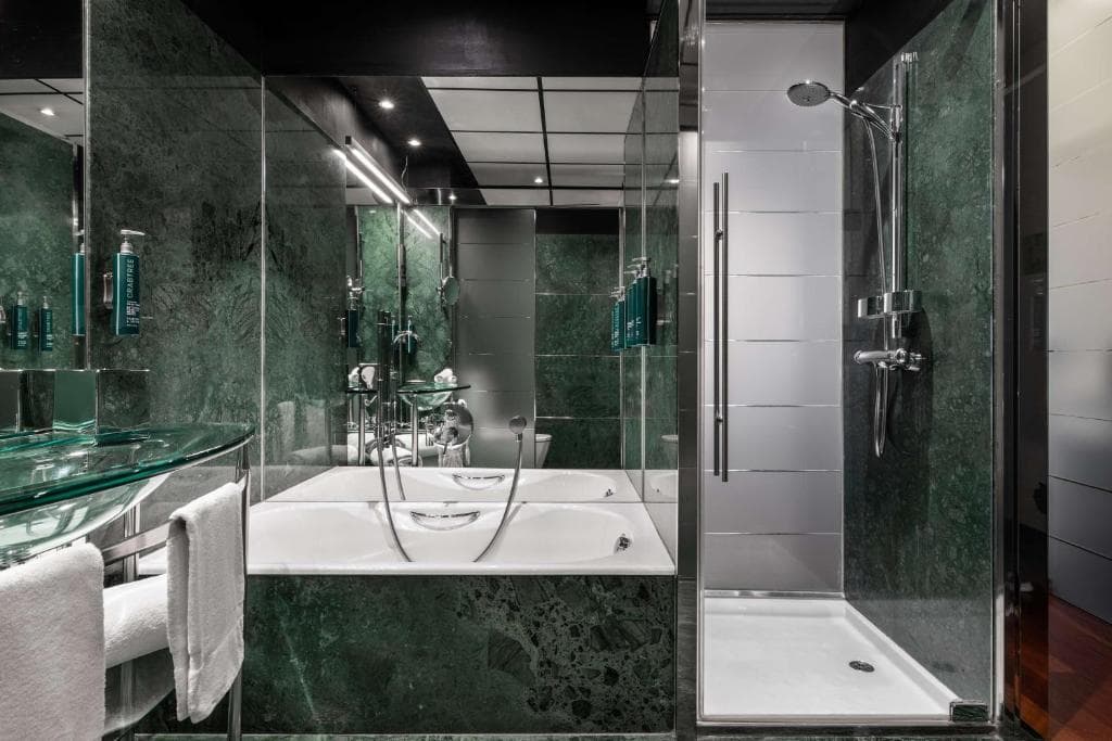 Hilton Madrid Airport - 16