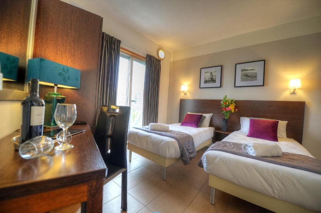 Carlton Hotel - 6