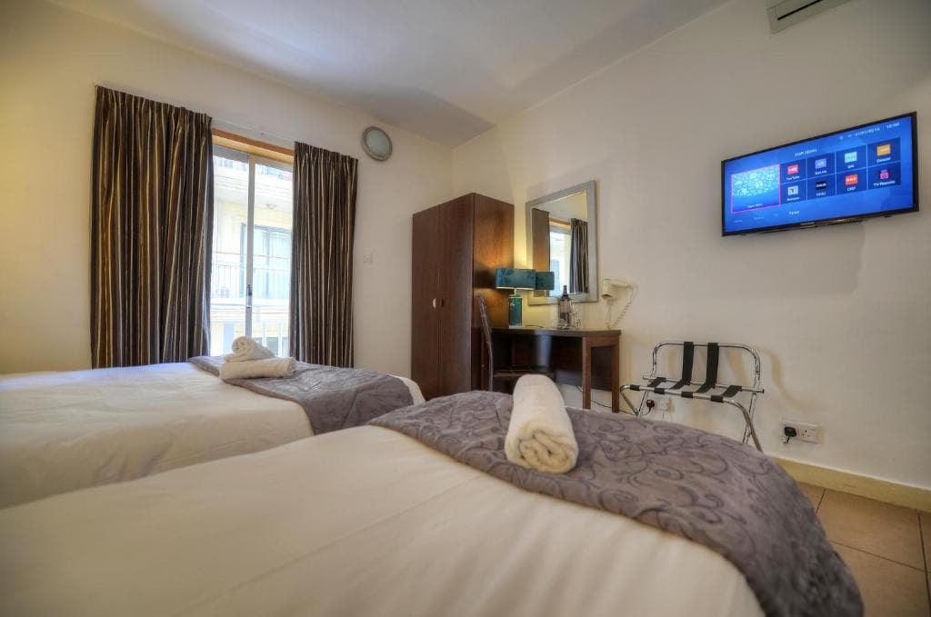 Carlton Hotel - 16