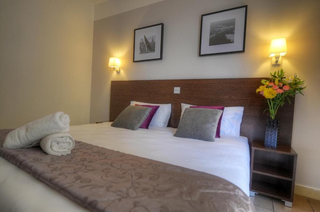 Carlton Hotel - 32