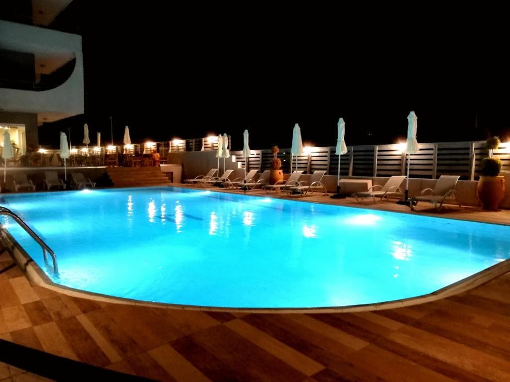 Ivory Hotel - 11