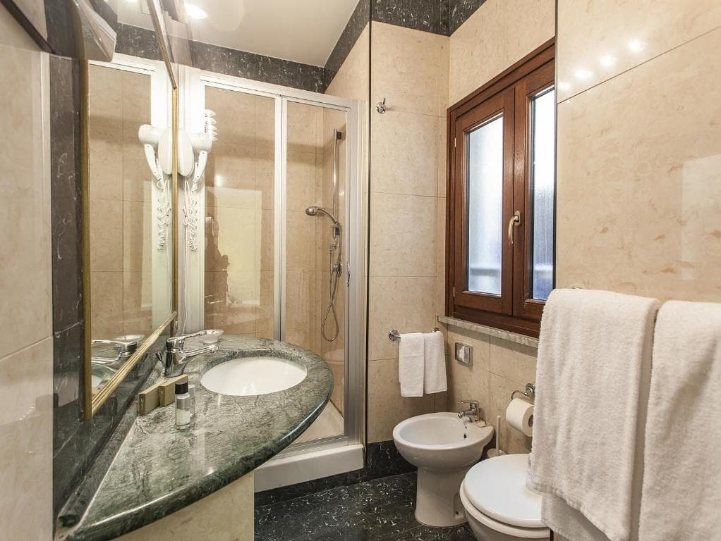 Hotel Regina Giovanna - 4