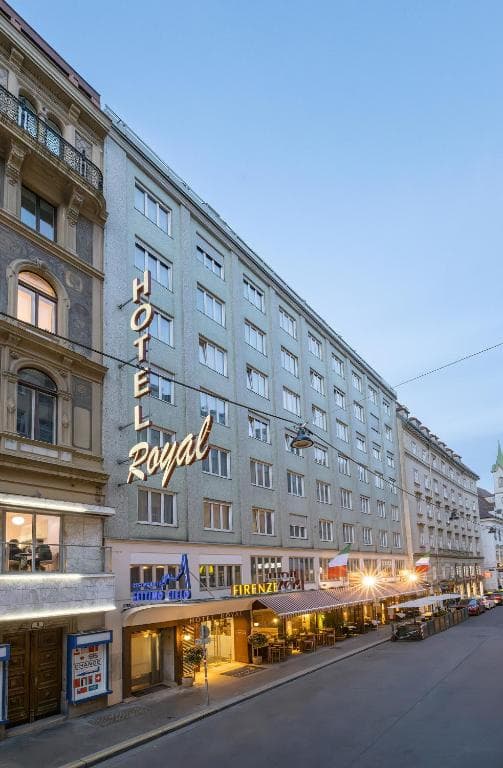 Hotel Royal Viena - 10