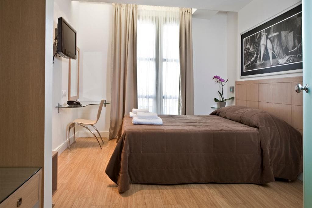 Chic Hotel - 2
