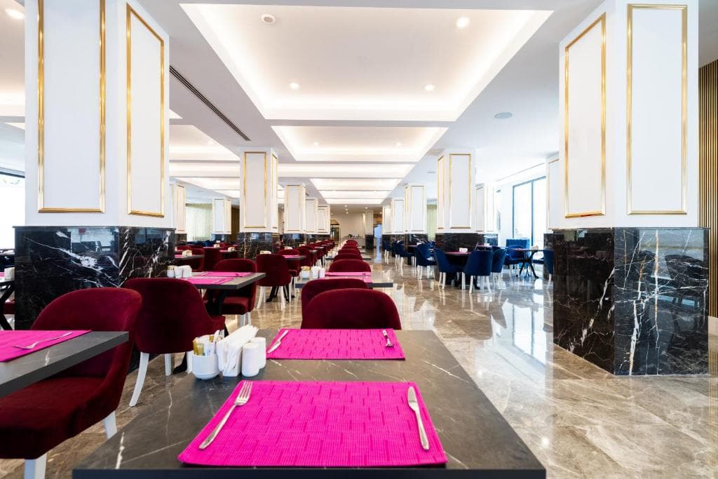 Granada Luxury Red Hotel - 8