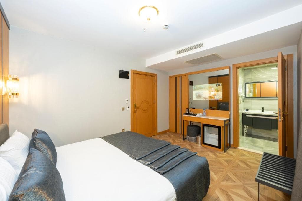 Freya Luxury Hotel - 8