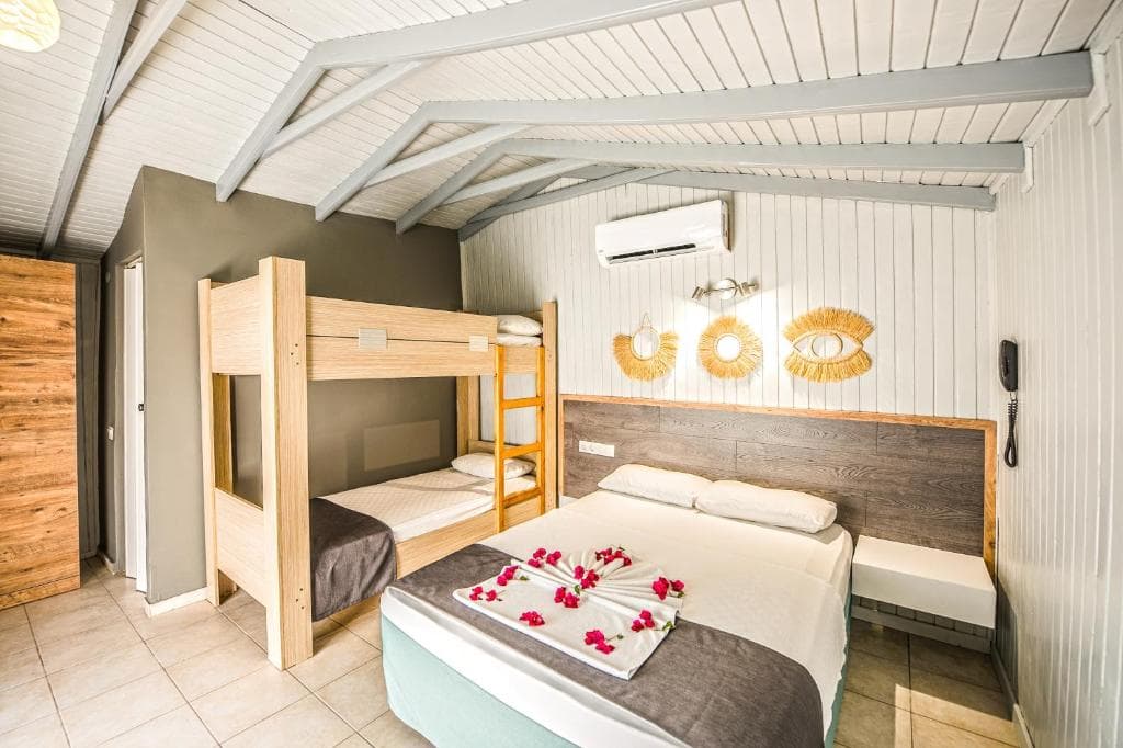 Leda Beach Hotel - 2