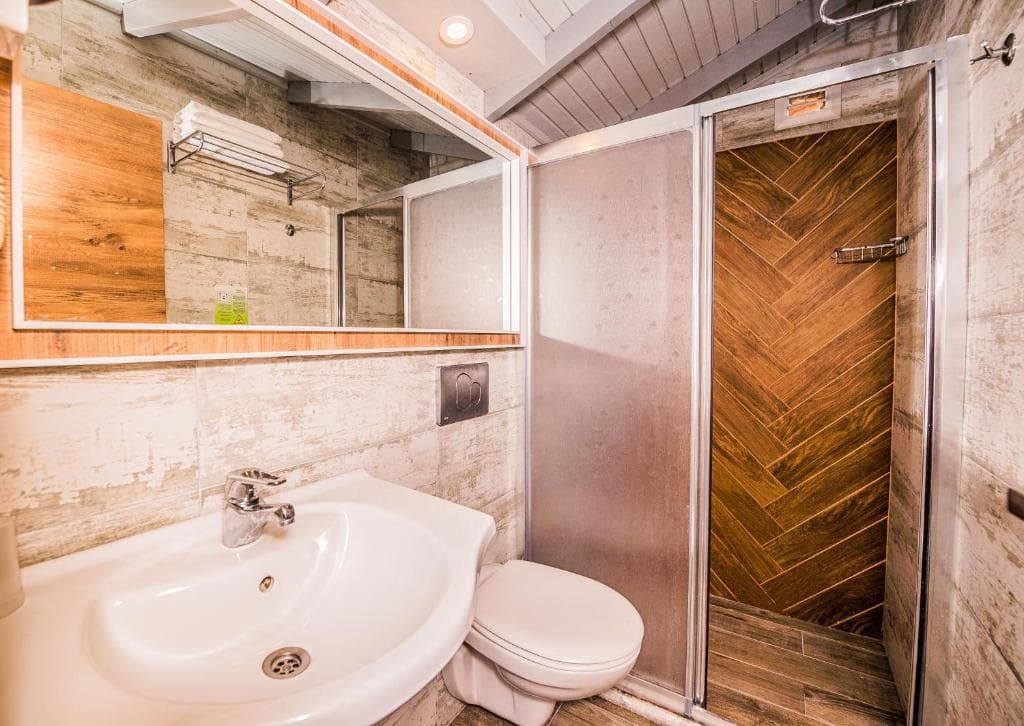 Leda Beach Hotel - 3