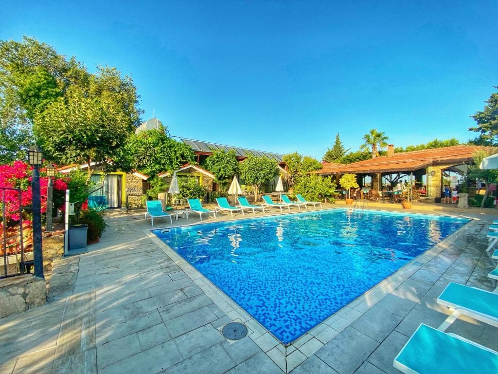 Leda Beach Hotel - 4