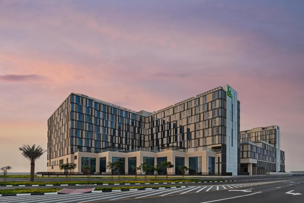 Staybridge Suites Dubai Al-Maktoum Airport, an IHG Hotel - 8