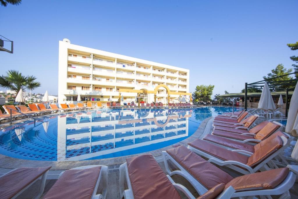 Hotel Tuntas Family Suites Kusadasi - 1