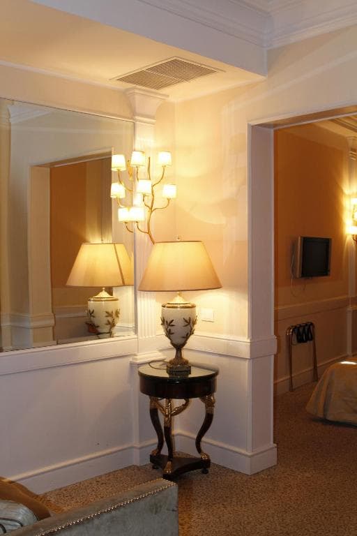 Boutique Hotel Trevi - 8