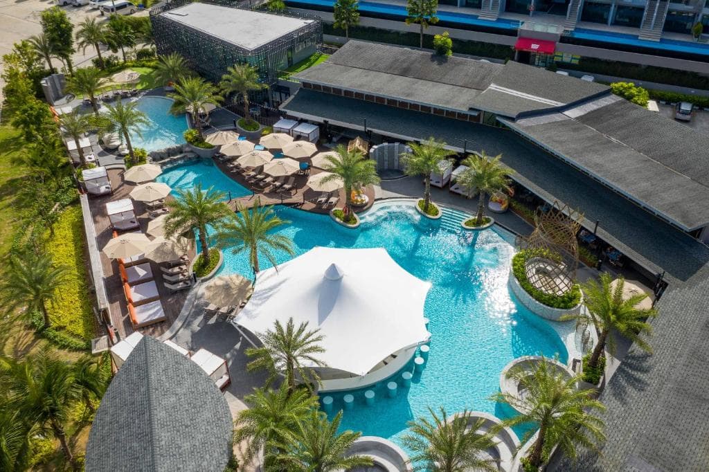 Patong Bay Hill Resort - 1