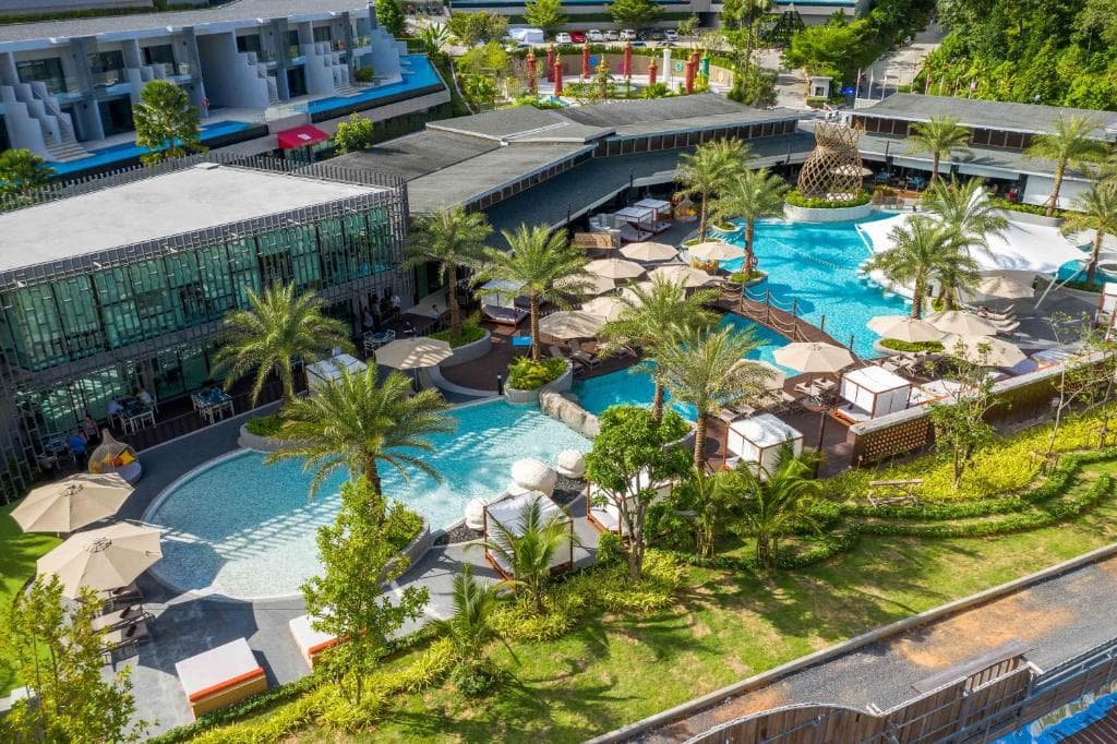 Patong Bay Hill Resort - 9