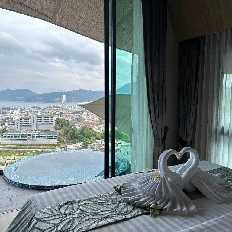 Patong Bay Hill Resort - 40