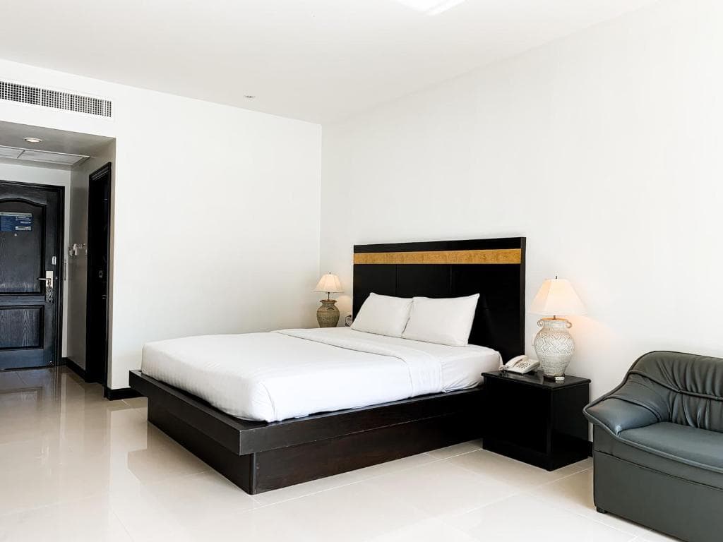 Hotel Amata Patong - 38