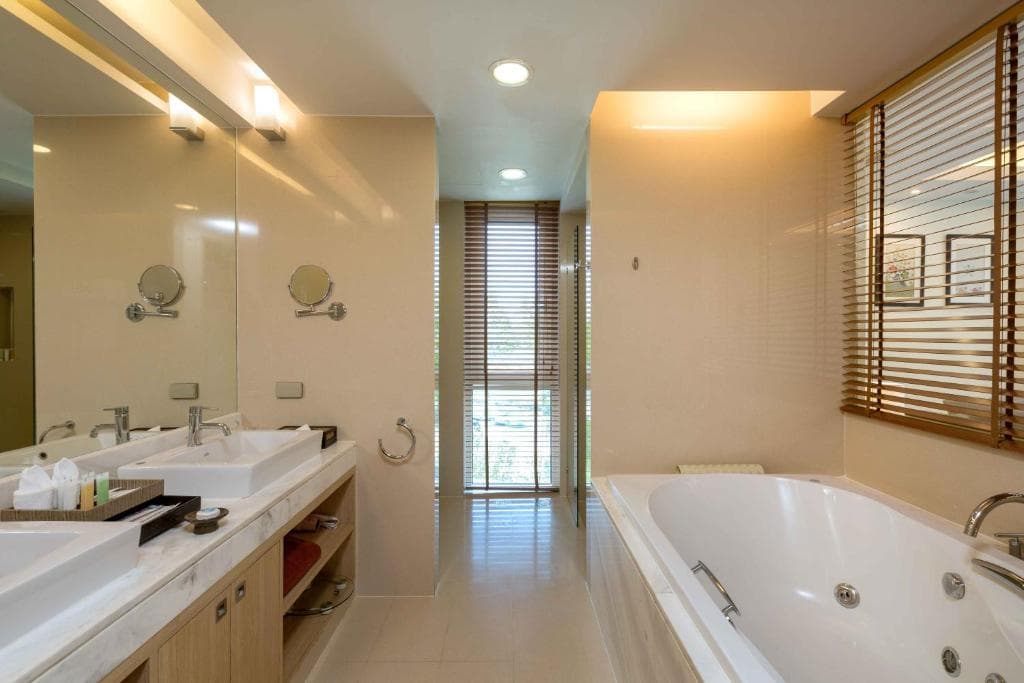 Splash Beach Resort Maikhao Phuket - 21