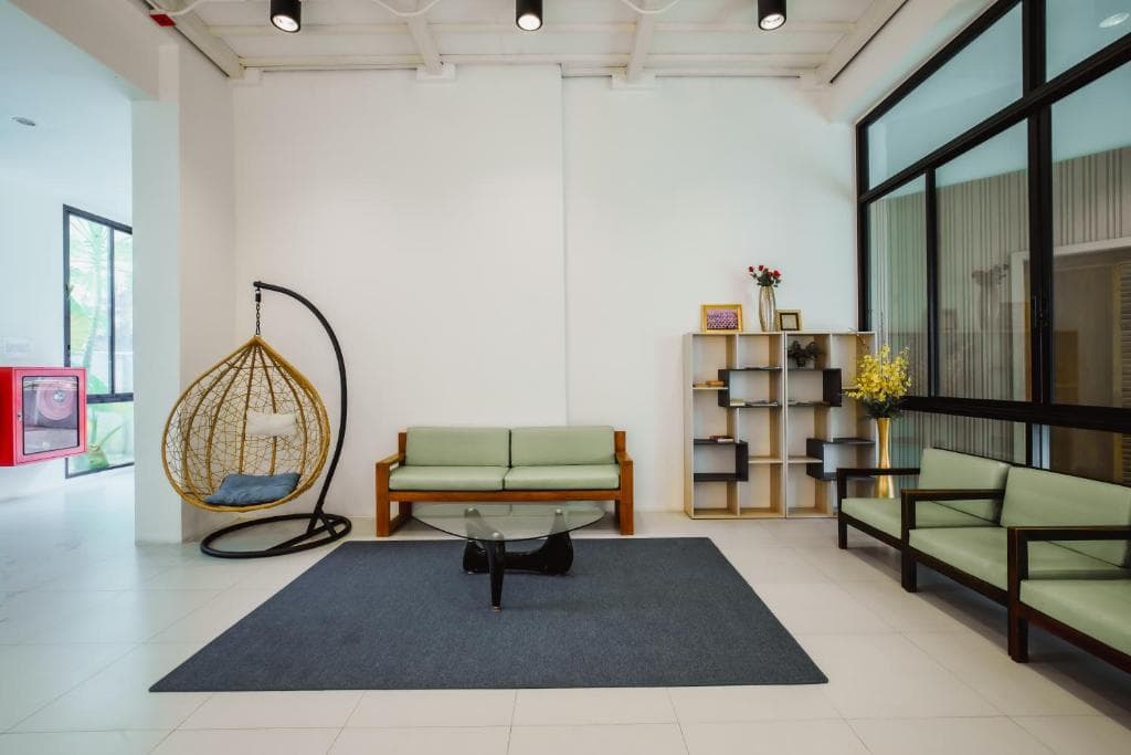 Hotel The Lunar Patong - 18