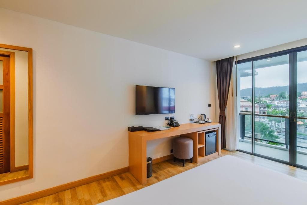 Hotel The Lunar Patong - 26