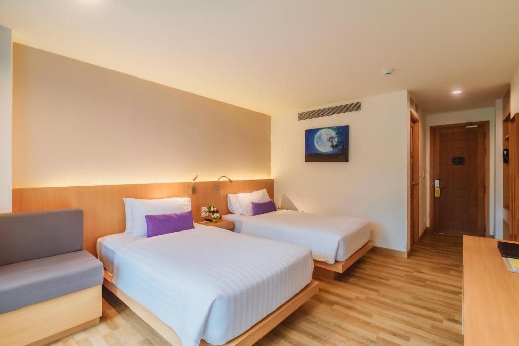 Hotel The Lunar Patong - 33