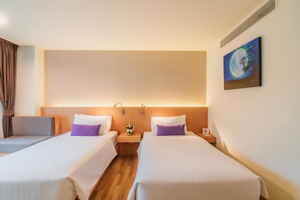 Hotel The Lunar Patong - 35