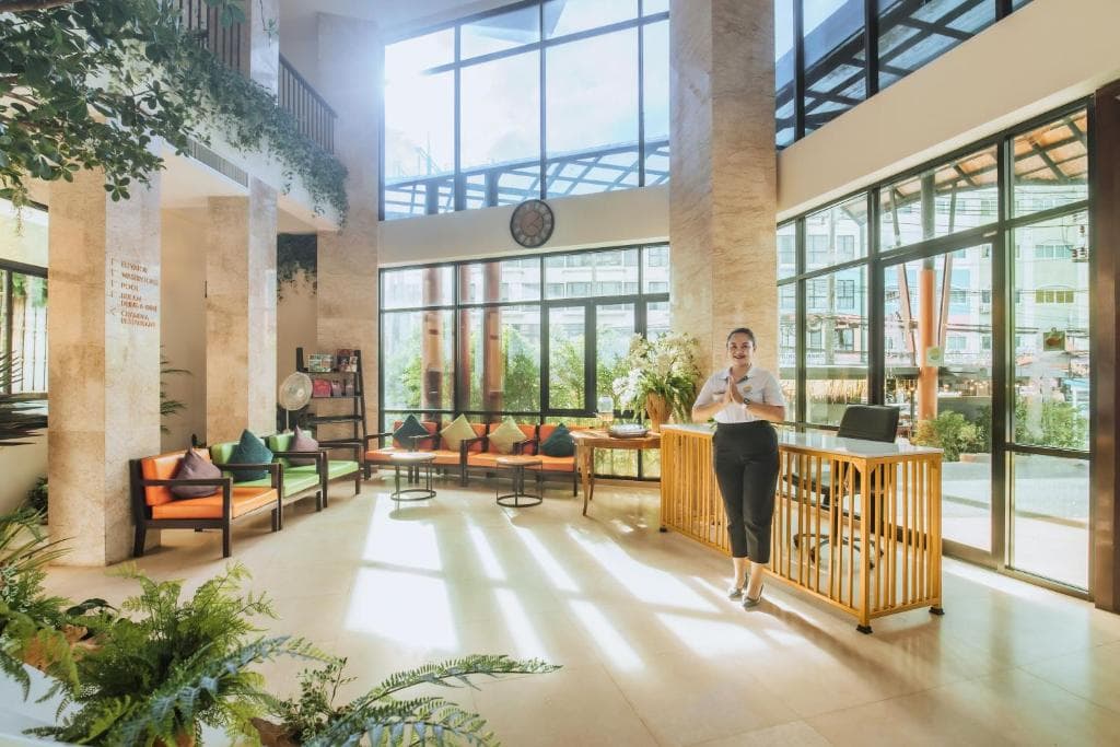 Hotel The Lunar Patong - 55