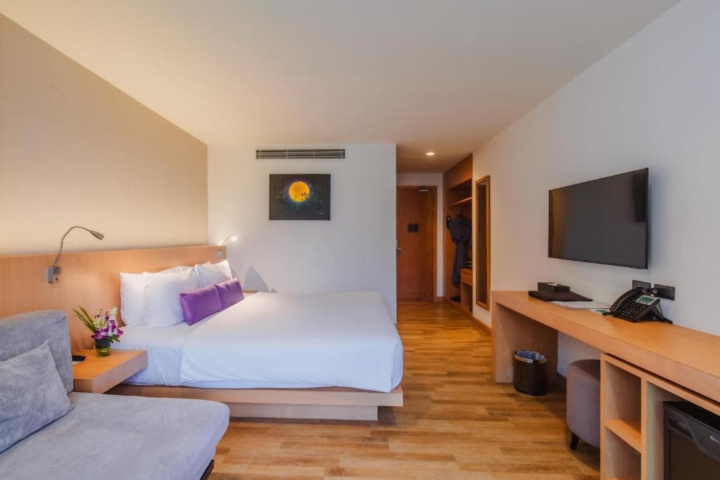 Hotel The Lunar Patong - 66