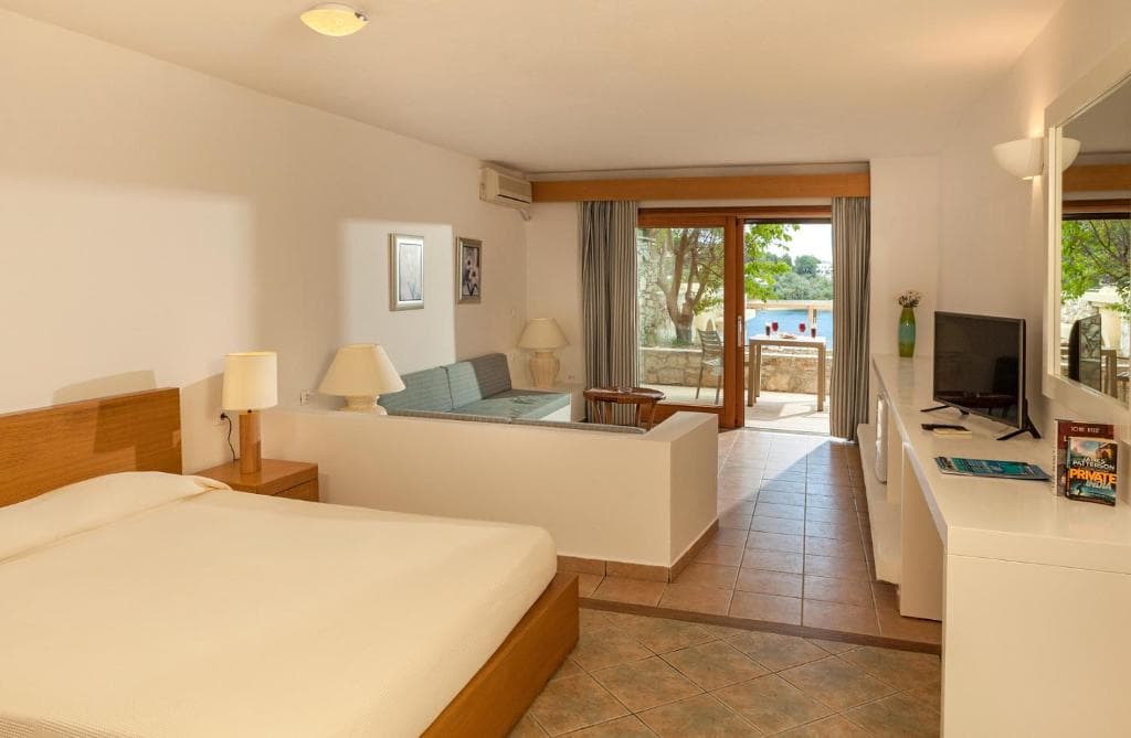 Cape Kanapitsa Hotel Suites - 6