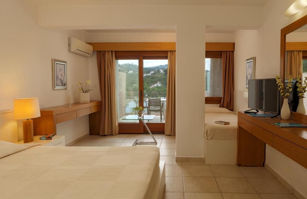 Cape Kanapitsa Hotel Suites - 14