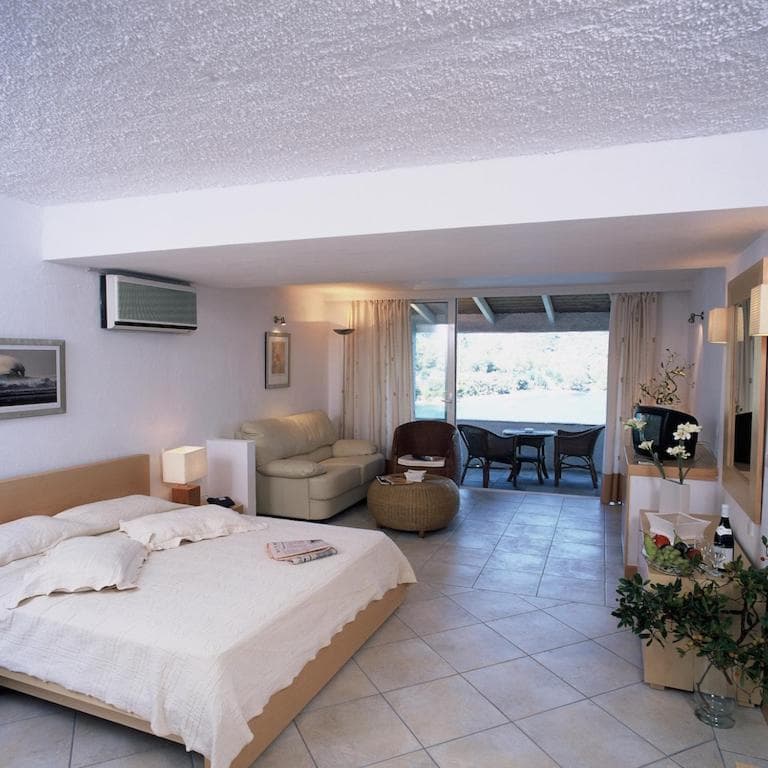 Cape Kanapitsa Hotel Suites - 16