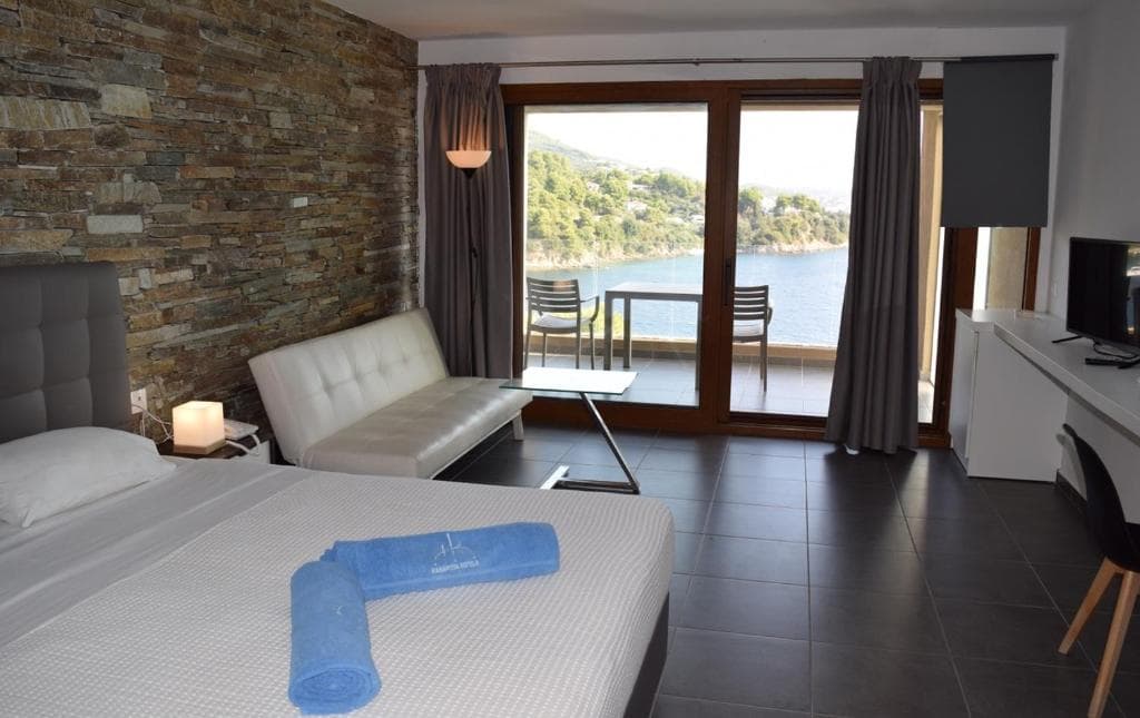 Cape Kanapitsa Hotel Suites - 26