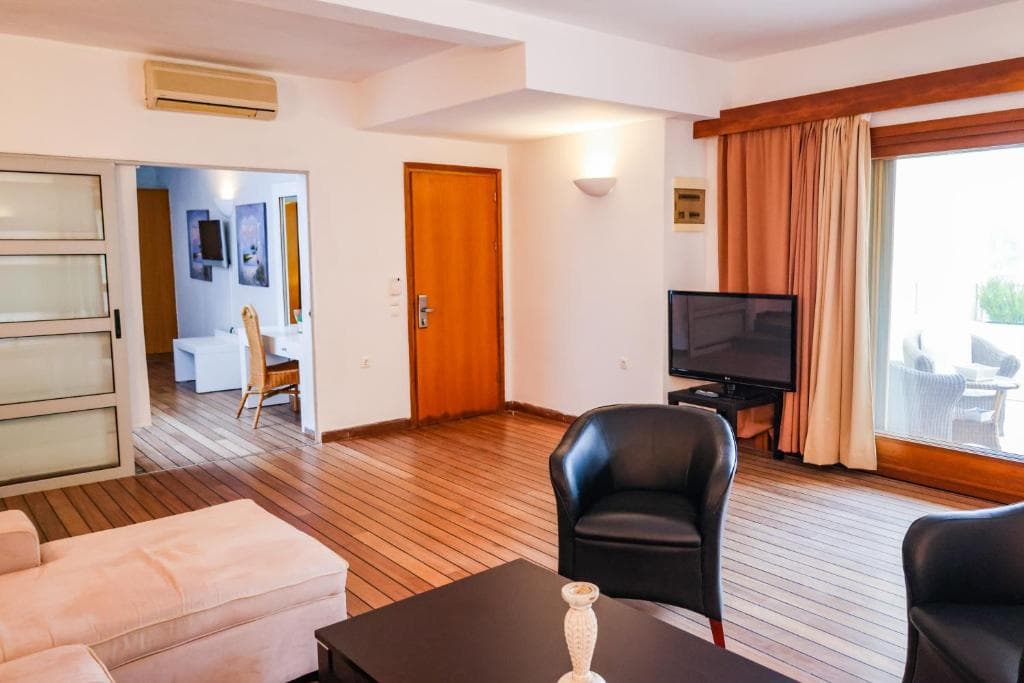 Kanapitsa Mare Hotel - 36