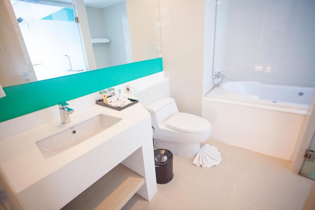 HOTEL SLEEP WITH ME design hotel @ patong - 36