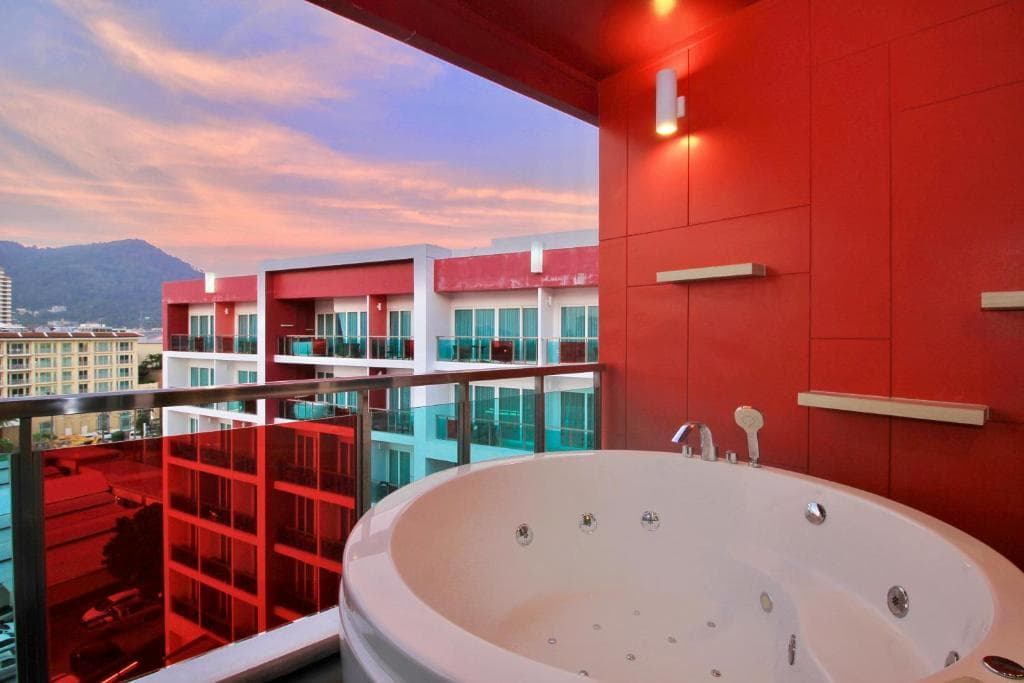 HOTEL SLEEP WITH ME design hotel @ patong - 40