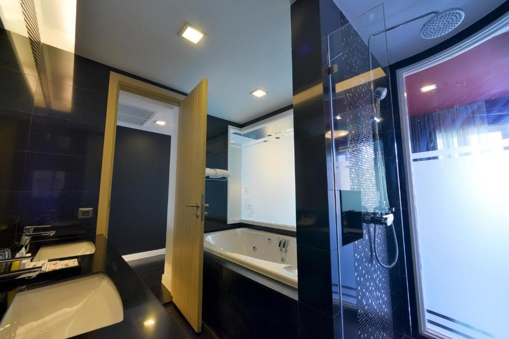 HOTEL SLEEP WITH ME design hotel @ patong - 41