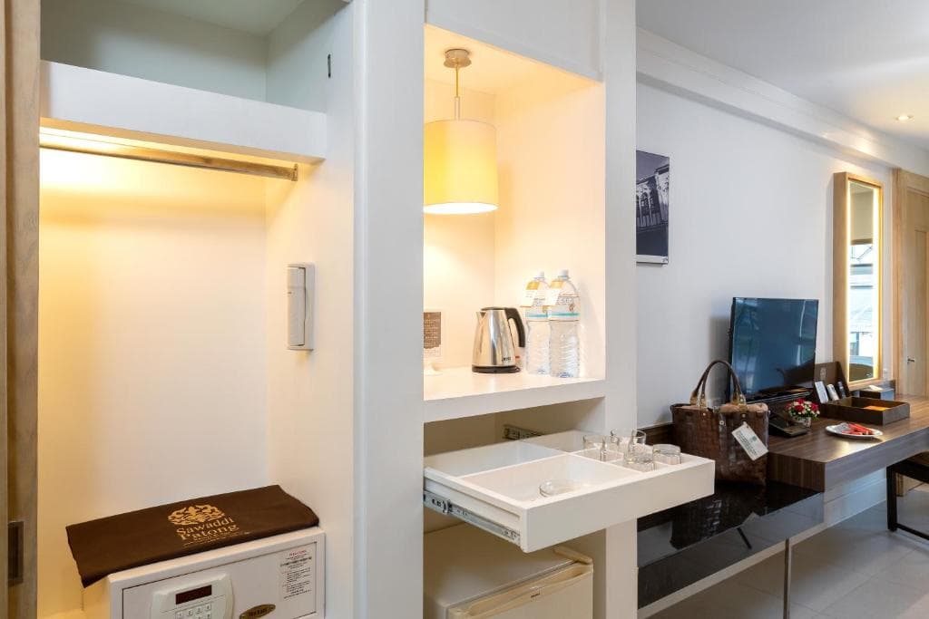 Sawaddi Patong Resort & Spa by Tolani - 20