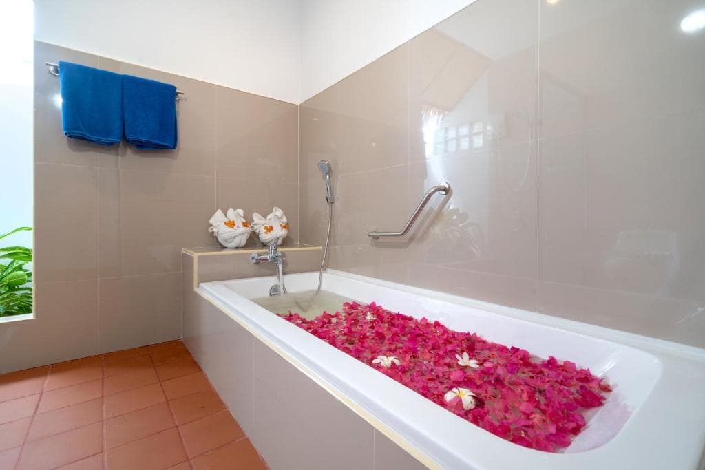 Friendship Beach Resort & Atmanjai Wellness Centre - 12