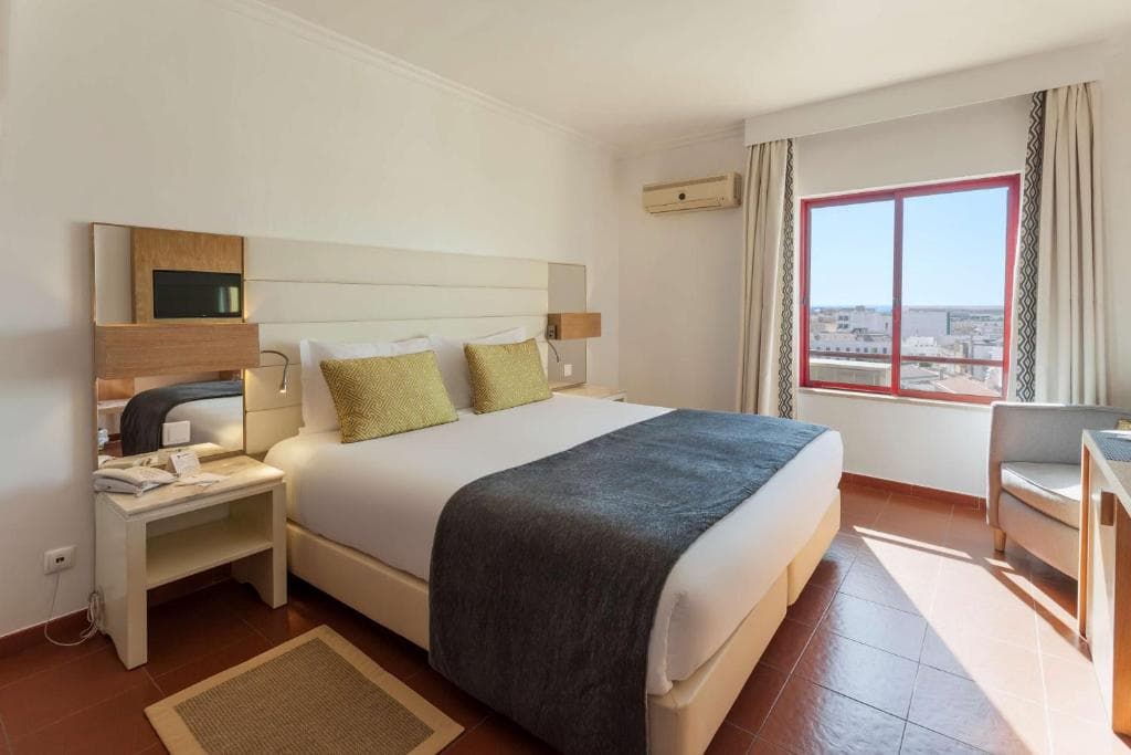 Best Western Hotel Dom Bernardo - 2