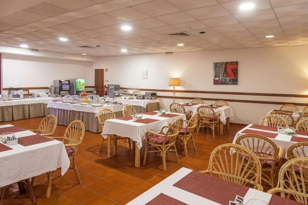 Best Western Hotel Dom Bernardo - 4