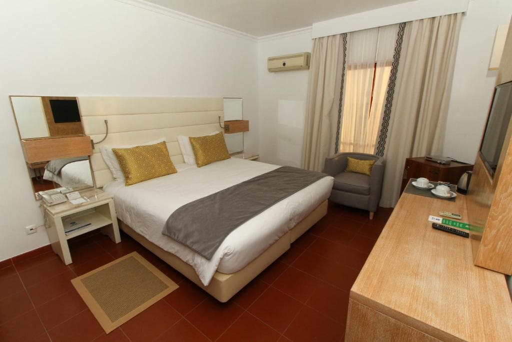 Best Western Hotel Dom Bernardo - 15