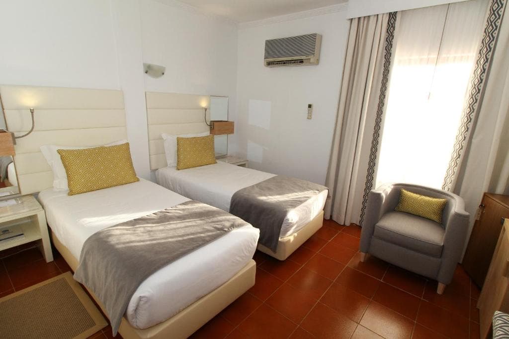 Best Western Hotel Dom Bernardo - 16