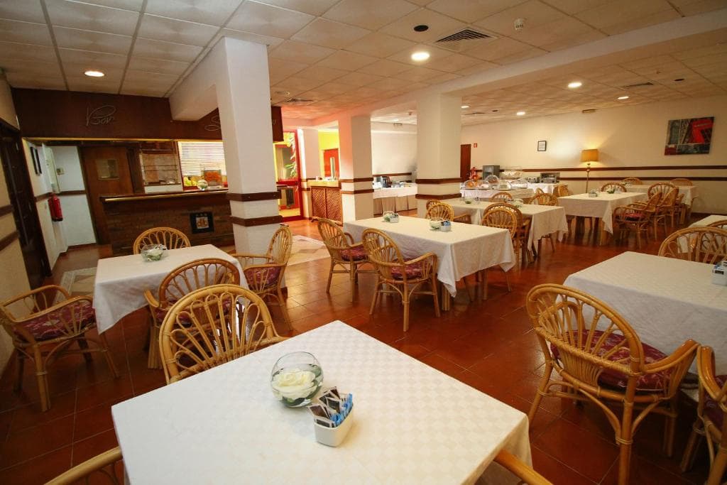 Best Western Hotel Dom Bernardo - 18