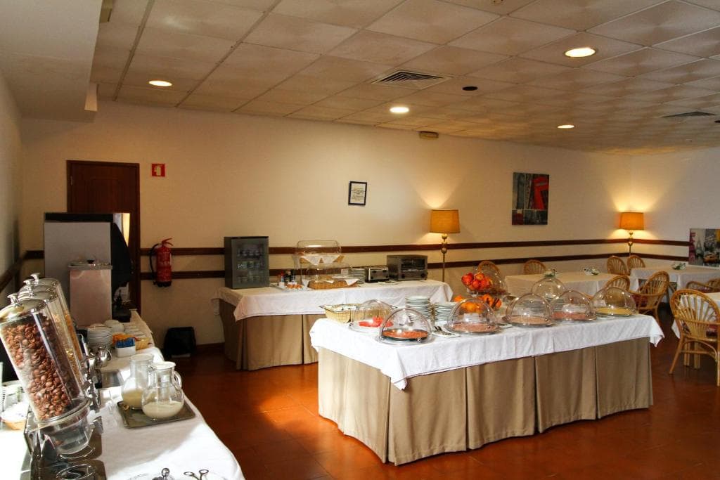 Best Western Hotel Dom Bernardo - 19