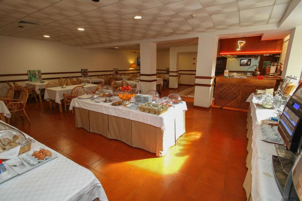 Best Western Hotel Dom Bernardo - 32