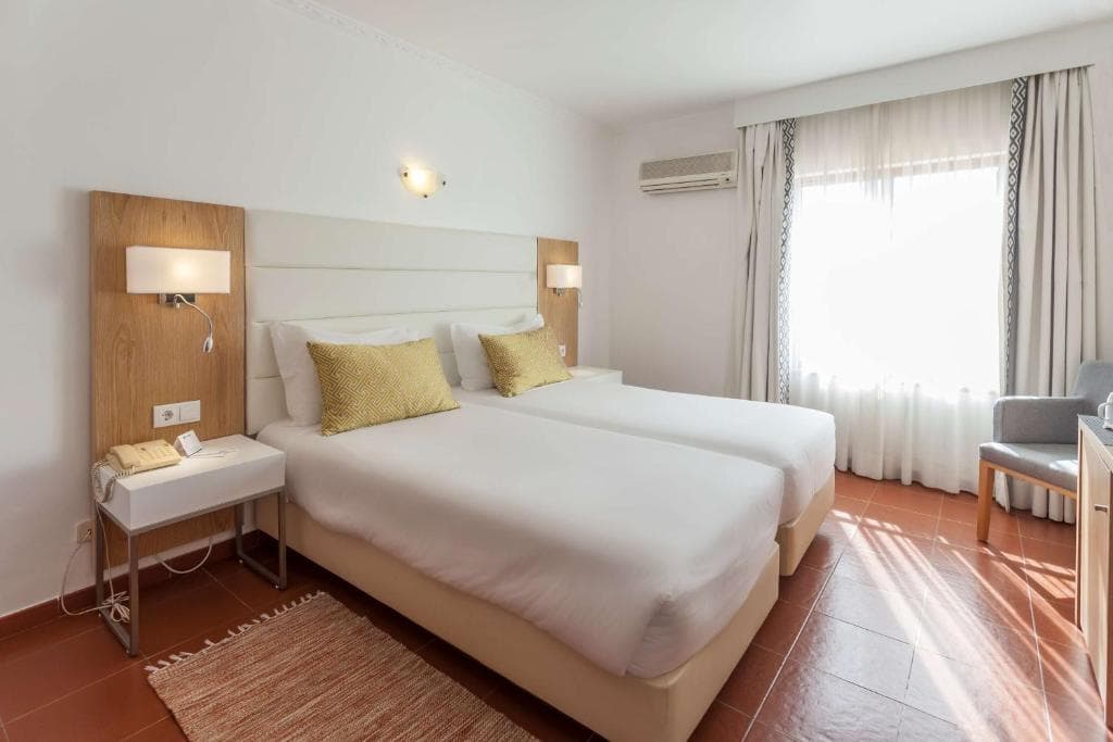 Best Western Hotel Dom Bernardo - 34