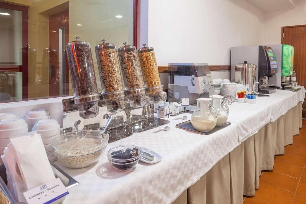 Best Western Hotel Dom Bernardo - 39