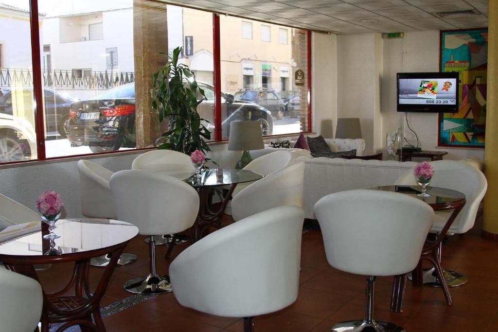 Best Western Hotel Dom Bernardo - 40